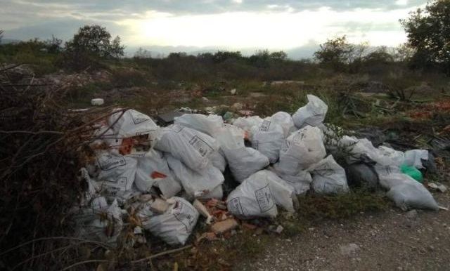 Σκουπιδότοπος στον Αχινό