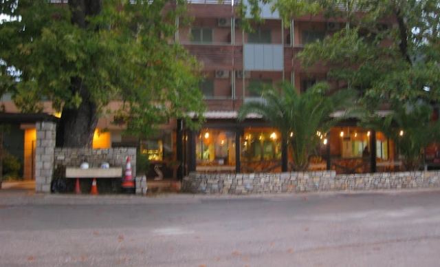 Ο «Τεμπέλης» στον Γοργοπόταμο σας εύχεται 