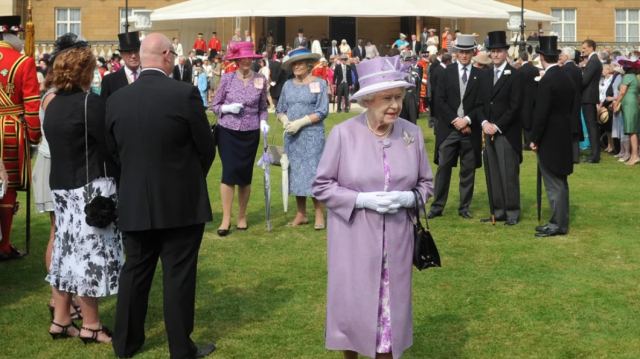 Βασίλισσα Ελισάβετ: Η γιγάντια ιδιωτική περιουσία και το σκάνδαλο για φοροδιαφυγή
