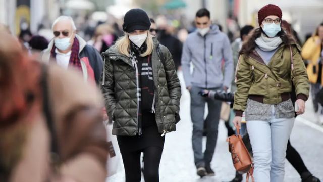 22.362 νέα κρούσματα, ακόμα 107 θάνατοι το τελευταίο 24ωρο