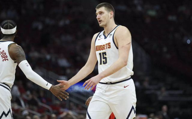 Αποτελέσματα ΝΒΑ: Ιστορική βραδιά για Νίκολα Γιόκιτς με 100ο triple double