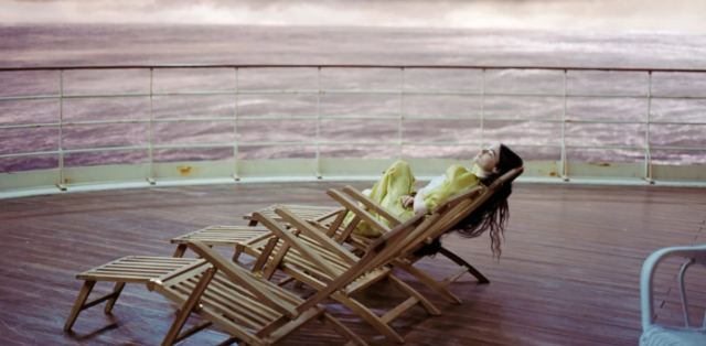 Αυτή είναι η νέα ταινία του Γιώργου Λάνθιμου, με Έμα Στόουν και Γουίλεμ Νταφόε - Πότε θα τη δούμε (ΒΙΝΤΕΟ)