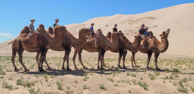 Κάνουν το γύρο του κόσμου, πριν τα παιδιά χάσουν την όρασή τους