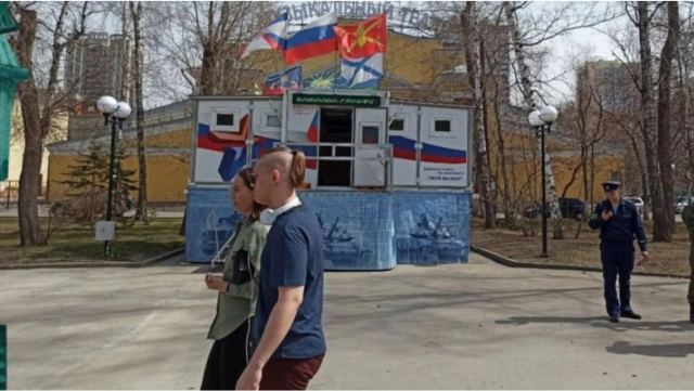 Η Μόσχα στρατολογεί εθελοντές για να πάνε στην Ουκρανία - Δίνει μισθό $3.000