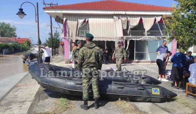 Δυνάμεις του στρατού αναπτύσσονται σε Λαμία και Εύβοια