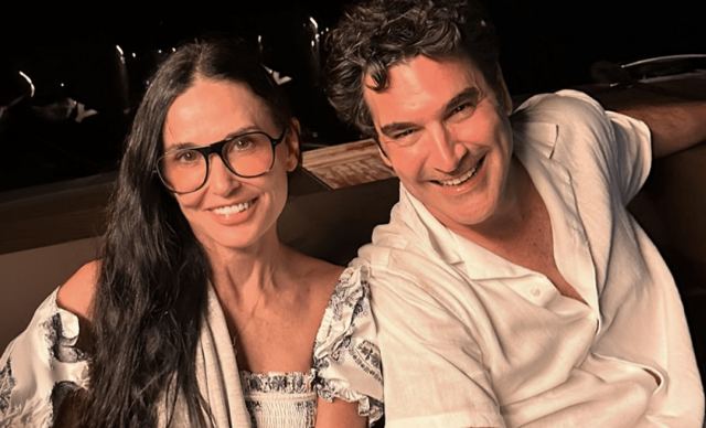 Στους Παξούς η Ντέμι Μουρ - Φωτογραφήθηκε με τον Παπακαλιάτη