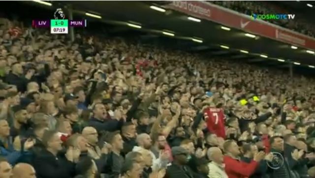 Λίβερπουλ – Μάντσεστερ Γιουνάιτεντ: Συγκλονιστική σκηνή στο 7′ για το πένθος του Κριστιάνο Ρονάλντο