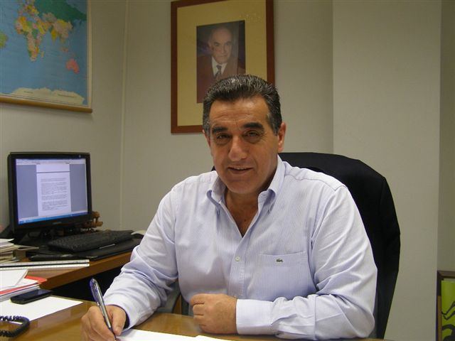 Πέθανε ο δήμαρχος της Τήνου, Σίμος Ορφανός