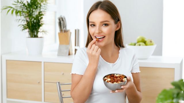 Το τραγανό σνακ που κάνει καλό σε νεφρά, καρδιά και αγγεία