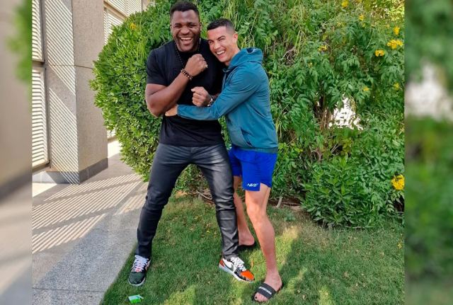 Κριστιάνο Ρονάλντο: Πόζαρε με τον Ενγκάνου και τα βαμμένα του νύχια έγιναν viral