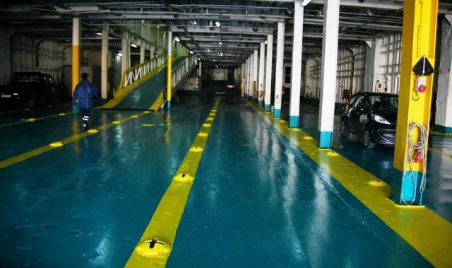 Υπναράς οδηγός εγκλώβισε το μισό πλοίο στο γκαράζ – Φυγαδεύτηκε από το πλήρωμα