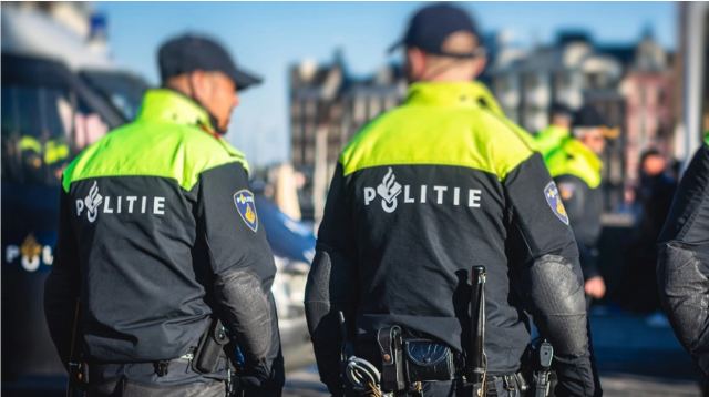 Φορτηγό έπεσε σε πλήθος στην Ολλανδία - Αναφορές για πολλούς νεκρούς