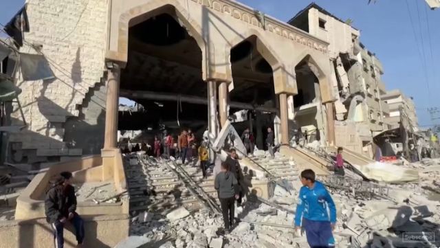 Χωρίς τρόφιμα και νερό χιλιάδες εκτοπισμένοι στη Ράφα - Κινδυνεύουν να πεθάνουν παιδιά