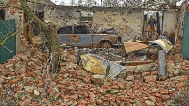 Μαριούπολη: Αγωνία για τους αμάχους, θέμα ωρών να πέσει λέει ο Καντίροφ