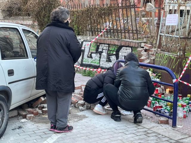 Η Λάρισα πενθεί τον 22χρονο φοιτητή: Πρωί Δευτέρας και πολίτες προσέρχονται στο σημείο που άφησε την τελευταία του πνοή