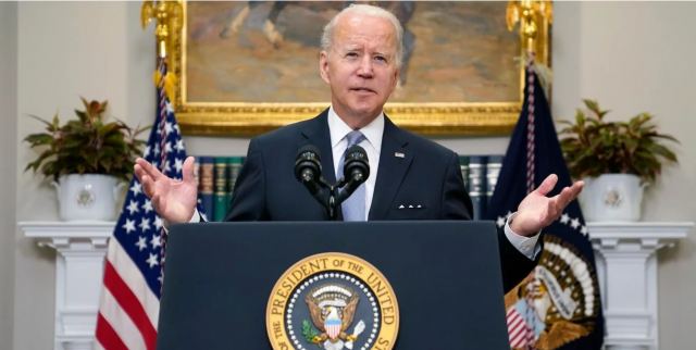 Ο Μπάιντεν στέλνει βαρύ οπλισμό στην Ουκρανία: Πυροβόλα, drones, πυρομαχικά