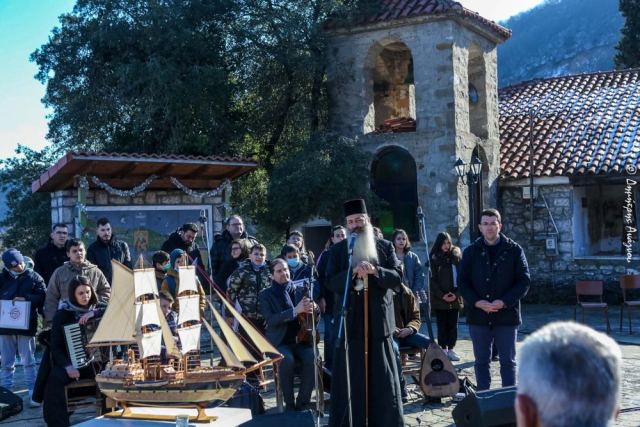 «Χριστούγεννα στο χωριό» στην ορεινή Δυτική Φθιώτιδα (Φωτο-Βίντεο)