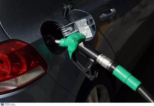 Αισθητή μείωση στα καύσιμα από σήμερα – Πιθανότητα οριακής μείωσης του πληθωρισμού μετά από 16 μήνες