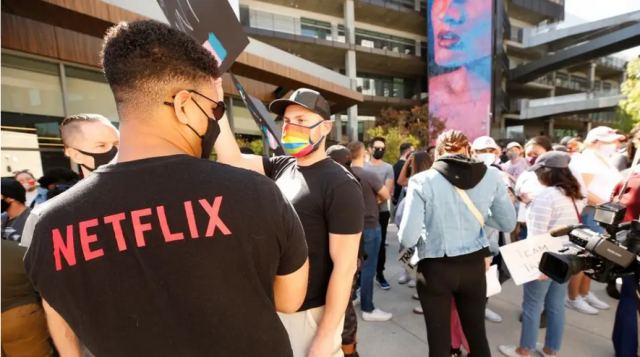 Netflix: Απέλυσε άλλους 300 εργαζομένους - Έχει χάσει 200.000 συνδρομητές φέτος και αναμένει να χάσει περισσότερους