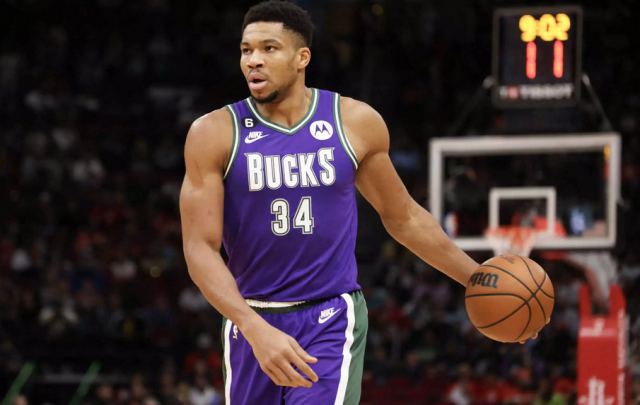 Ο Γιάννης Αντετοκούνμπο ξεπέρασε τους 15.000 πόντους στην καριέρα του στο ΝΒΑ