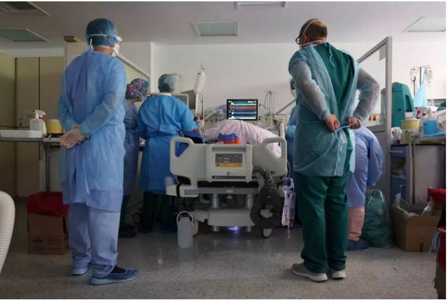 Πέθανε πλήρως εμβολιασμένο ζευγάρι με διαφορά 4 ημερών – Οι τραγικές ειρωνείες