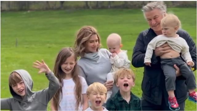 Άλεκ Μπάλντουιν: Εξηγεί γιατί έκαναν τόσα πολλά παιδιά με τη σύζυγό του Χιλάρια