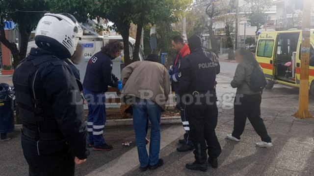 Λαμία: Περπατούσε στο δρόμο αιμορραγώντας