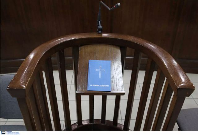 Θεσσαλονίκη: 26χρονη μαχαίρωσε τον πατέρα της επειδή τον κατηγορεί ότι τη θώπευσε