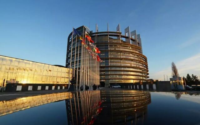 Qatar gate: E-mail «καίει» και άλλη ευρωβουλευτή, έφοδος της αστυνομίας στο Στρασβούργο