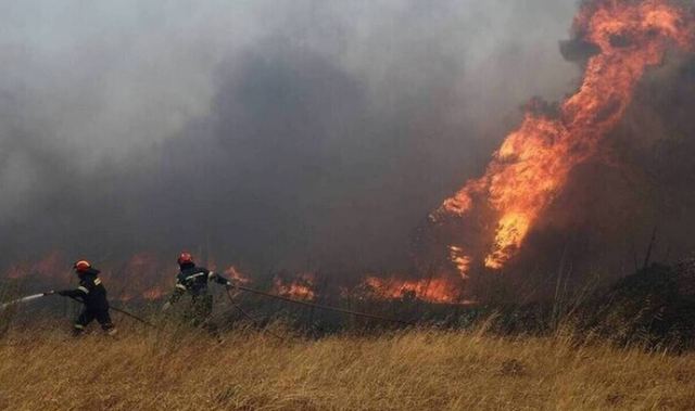Φωτιά τώρα σε Λακωνία, Σάμο και Άρτα - Ποιο μέτωπο ανησυχεί την Πυροσβεστική