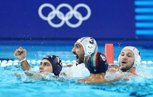 Ελλάδα – Ιταλία 9-8: Η εθνική πόλο των ανδρών νίκησε τους Ιταλούς και βλέπει κορυφή