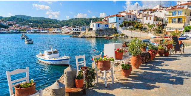 North Evia-Samos Pass: Στις 25/8 ανοίγει η πλατφόρμα για τα 13.800 vouchers διακοπών -Η διαδικασία