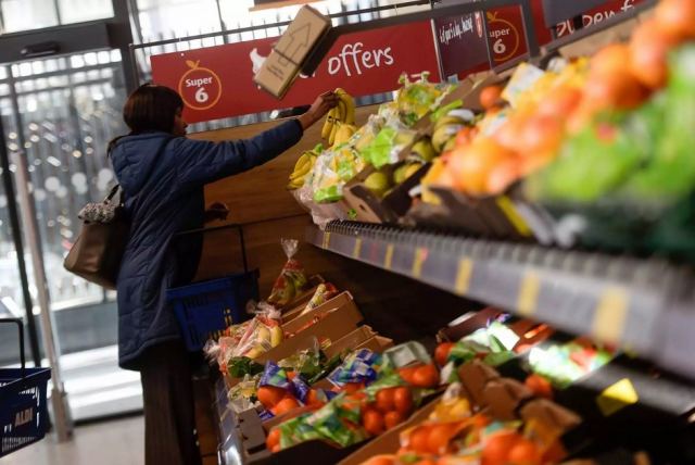 Ευρωπαϊκή Ένωση: «Βαρύ» το κόστος του πολέμου στον πληθωρισμό και την ανάπτυξη