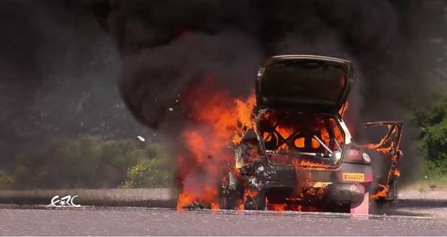 Rally Acropolis: Λαμπάδιασε το αυτοκίνητο που προηγούνταν στον αγώνα