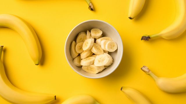 Το δημοφιλές φρούτο που φτιάχνει τη διάθεση και προστατεύει τα οστά