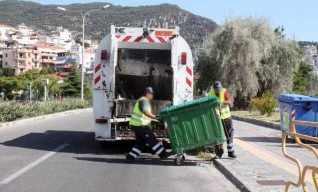 Αυτοκίνητο έπεσε σε απορριμματοφόρο και σκότωσε μια γυναίκα
