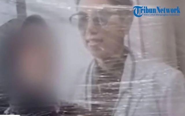 Ήταν παντρεμένοι 10 μήνες, είχαν ερωτικές επαφές, αλλά δεν είχε καταλάβει ότι ο σύζυγος ήταν… γυναίκα