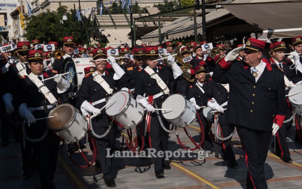 Φωτορεπορτάζ από τη μαθητική και στρατιωτική παρέλαση στη Λαμία