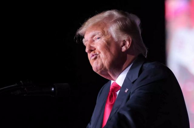 Ντόναλντ Τραμπ: Στο «σκαμνί» ο πρώην πρόεδρος των ΗΠΑ για τις επιχειρηματικές δραστηριότητές του