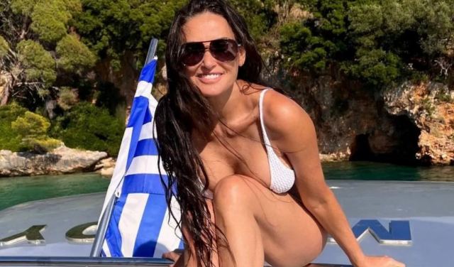 Ντέμι Μουρ: Νέα στιγμιότυπα από τις διακοπές της στην Ελλάδα