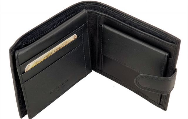 Χάθηκε ανδρικό πορτοφόλι...