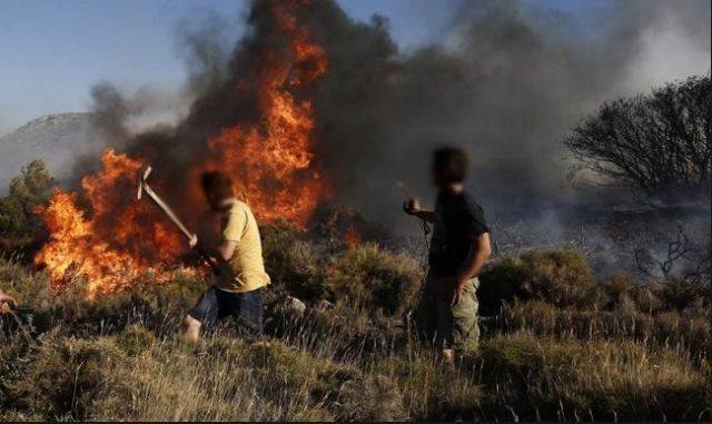 Λαμία: Οι γείτονες πρόλαβαν και έσβησαν τη φωτιά