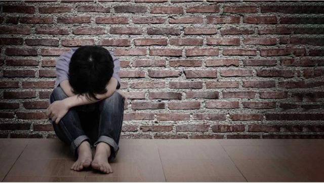 Σοκ: Αστυνομικός ασελγούσε στο μόλις 4 ετών κοριτσάκι του!