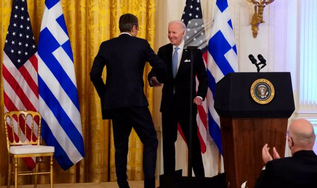 Ο Μητσοτάκης έδειξε στον Μπάιντεν χάρτη της «Γαλάζιας Πατρίδας» - Τι ειπώθηκε για F-35 και F-16