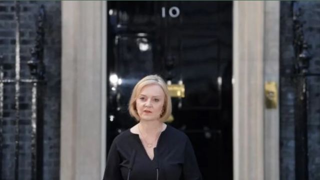 Λιζ Τρας: Ο θάνατος της βασίλισσας Ελισάβετ είναι τεράστιο σοκ για το έθνος και για όλο τον κόσμο