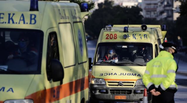 Νέα Μάκρη: «Τα μισά ασθενοφόρα είναι στο συνεργείο» - ΕΔΕ για τον θάνατο της 19χρονης εγκύου