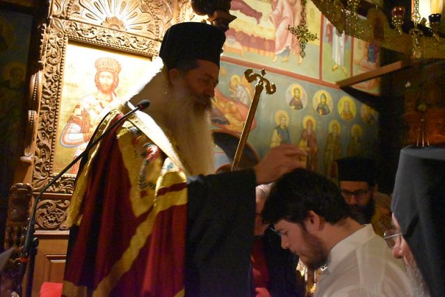 Κουρά μοναχού από τον Φθιώτιδος Συμεών