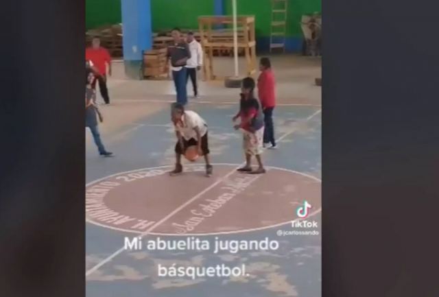 Το TikTok τρελάθηκε με τη «γιαγιά Τζόρνταν» και τις επιδόσεις της στο μπάσκετ
