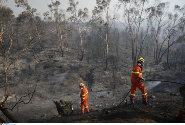 Ρόδος: Ο διοικητής της 11ης ΕΜΟΔΕ περιγράφει τον τραυματισμό του στη μάχη με τις φλόγες – «Πονάω αλλά το παλεύω»