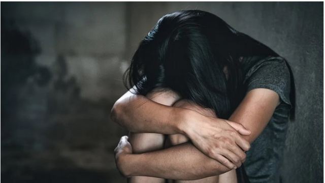 Κέρκυρα: Παππούς-σάτυρος έδειχνε άσεμνες φωτογραφίες σε ανήλικη, κάνοντάς της ανάλογες προτάσεις!